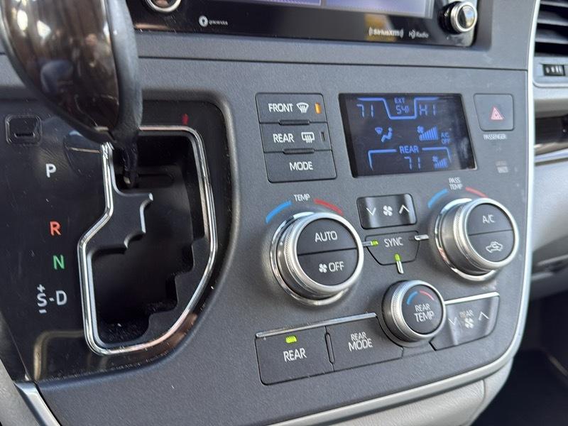 Toyota Sienna XLE 7-Passenger AWD 2020