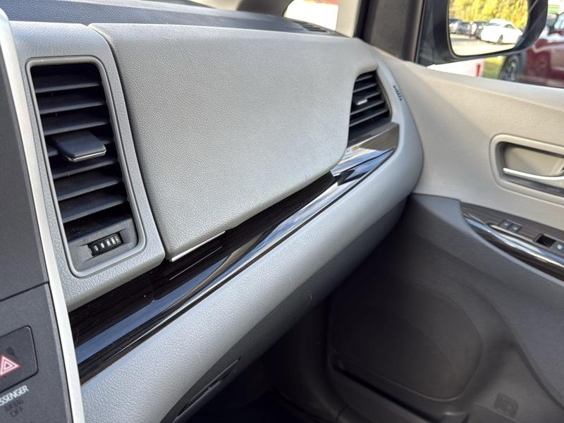 Toyota Sienna XLE 7-Passenger AWD 2020