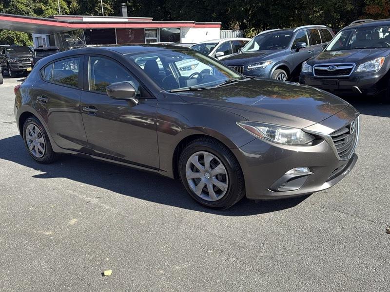 Mazda MAZDA3 i Sport MT 5-Door 2015
