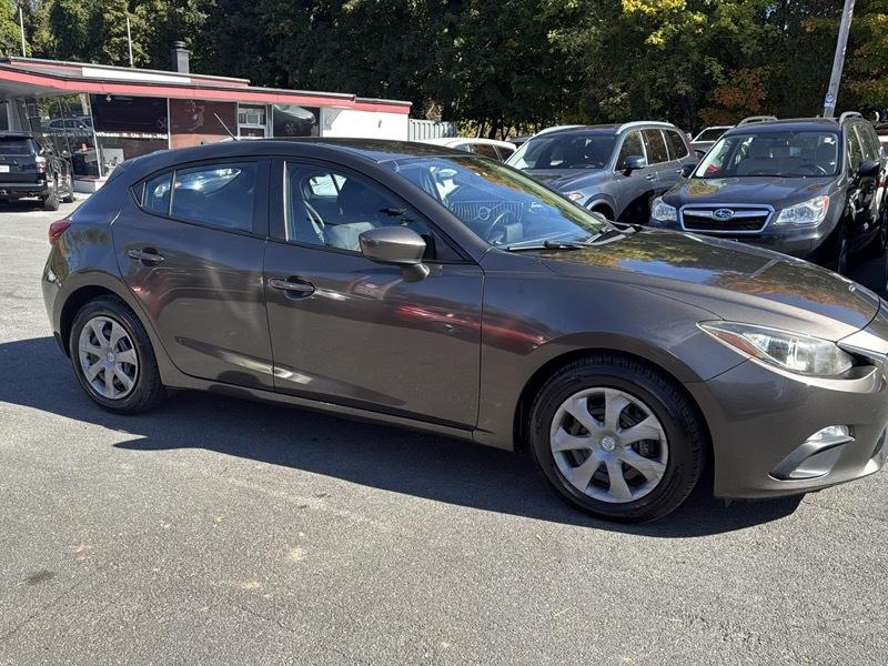 Mazda MAZDA3 i Sport MT 5-Door 2015