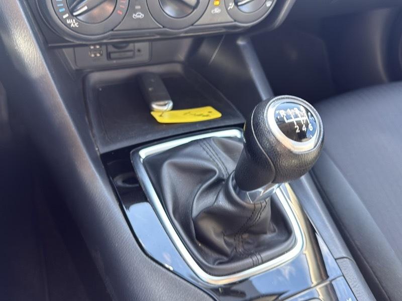 Mazda MAZDA3 i Sport MT 5-Door 2015