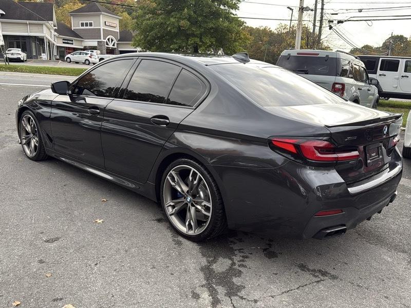 BMW 5-Series M550i xDrive 2021