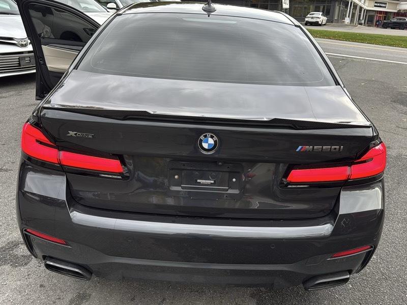 BMW 5-Series M550i xDrive 2021