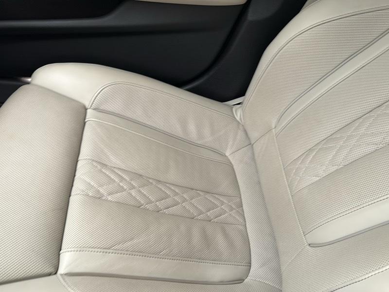 BMW 5-Series M550i xDrive 2021