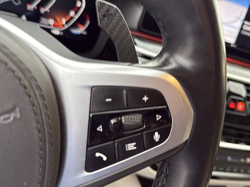 BMW 5-Series M550i xDrive 2021