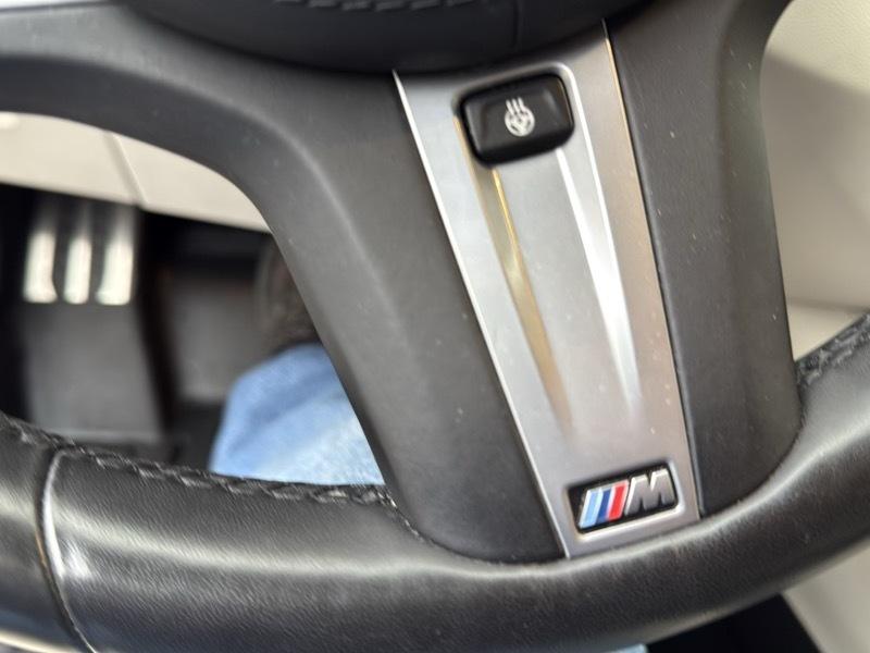 BMW 5-Series M550i xDrive 2021