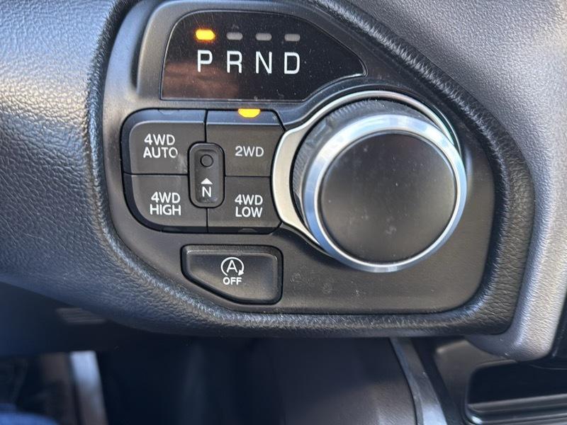 RAM 1500 Big Horn Quad Cab 4WD 2024
