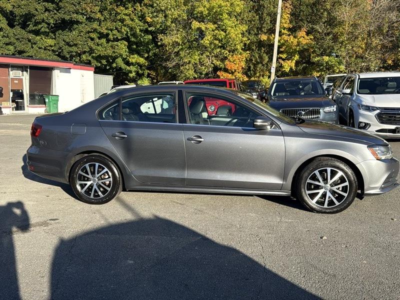 Volkswagen Jetta 1.4T SE 6A 2017