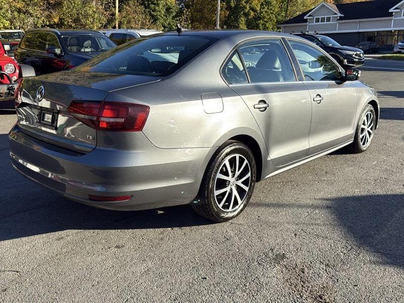 Volkswagen Jetta 1.4T SE 6A 2017
