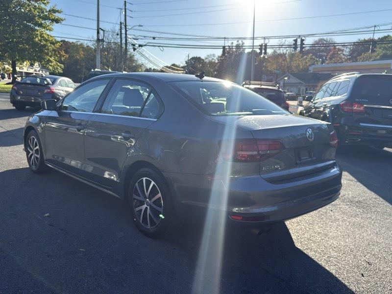 Volkswagen Jetta 1.4T SE 6A 2017