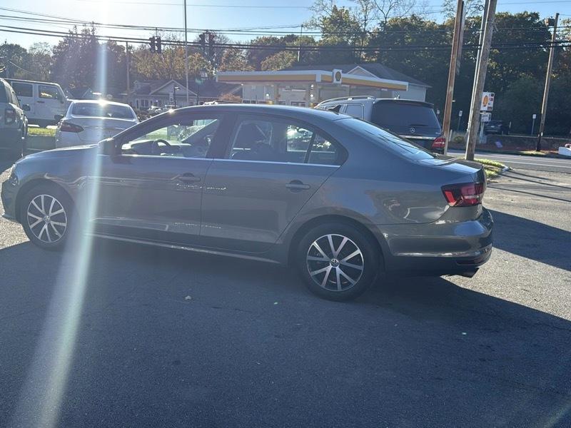 Volkswagen Jetta 1.4T SE 6A 2017