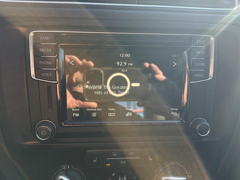 Volkswagen Jetta 1.4T SE 6A 2017