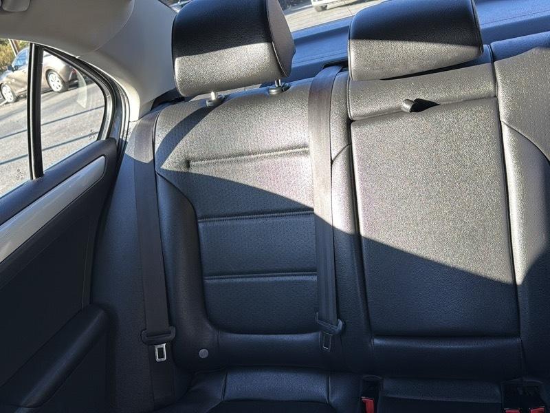 Volkswagen Jetta 1.4T SE 6A 2017