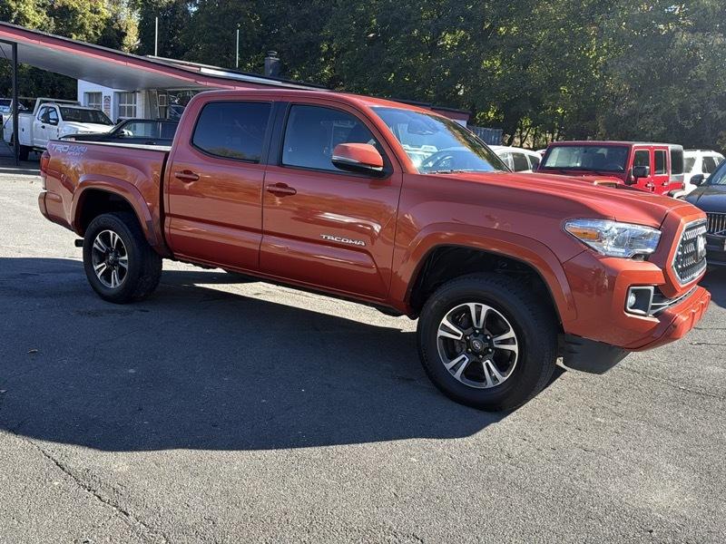 Toyota Tacoma 4WD Double Cab V6 AT TRD Sport (Natl) 2018
