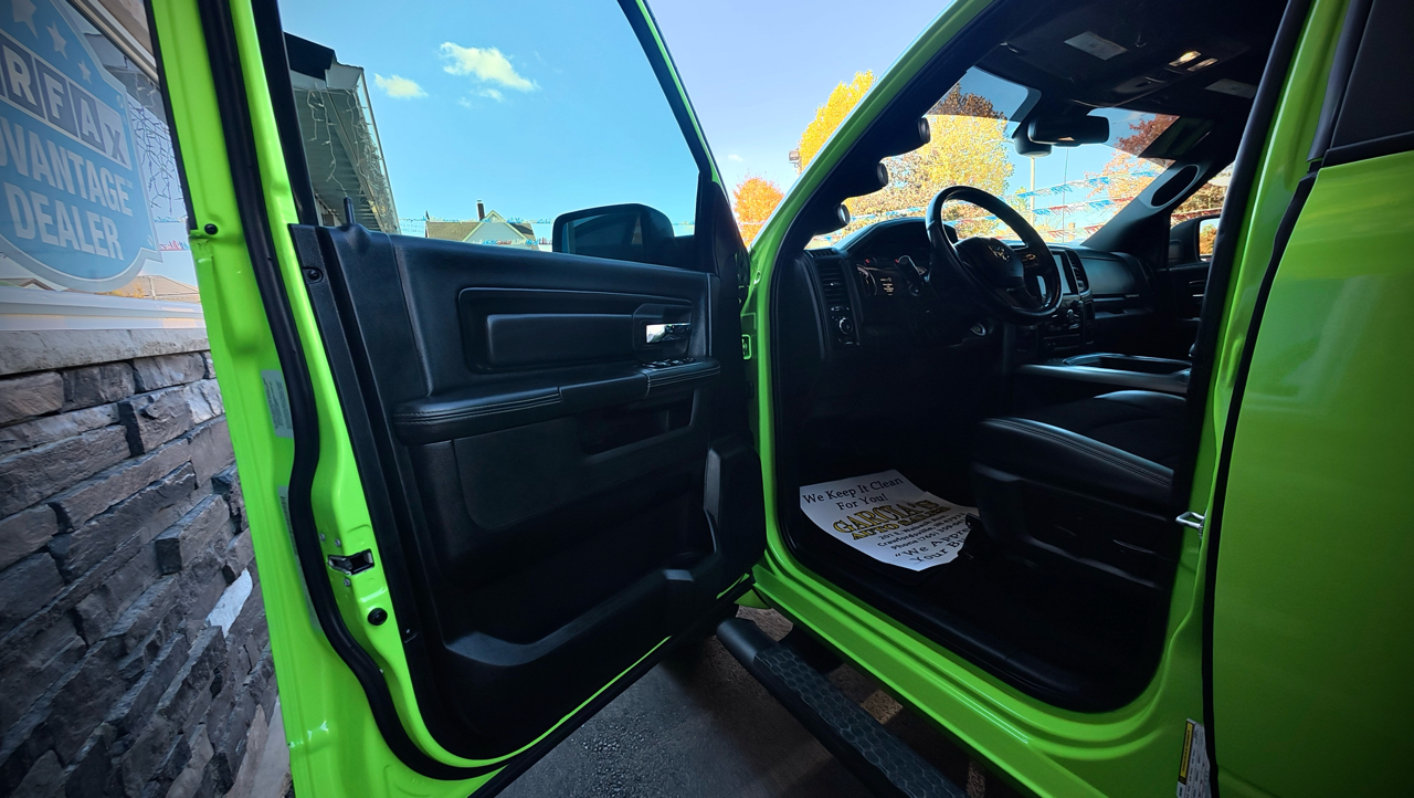 RAM 1500 Sport Crew Cab SWB 4WD 2017 RAM 1500 Sport Crew Cab SWB 4WD 2017