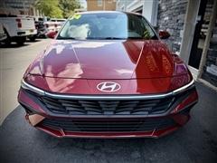 2024 Hyundai Elantra 