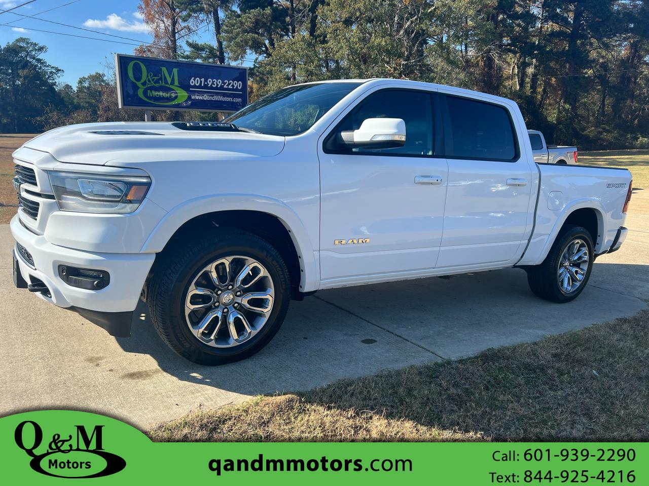 2020 RAM 1500 Laramie 4x4 Crew Cab 5'7" Box