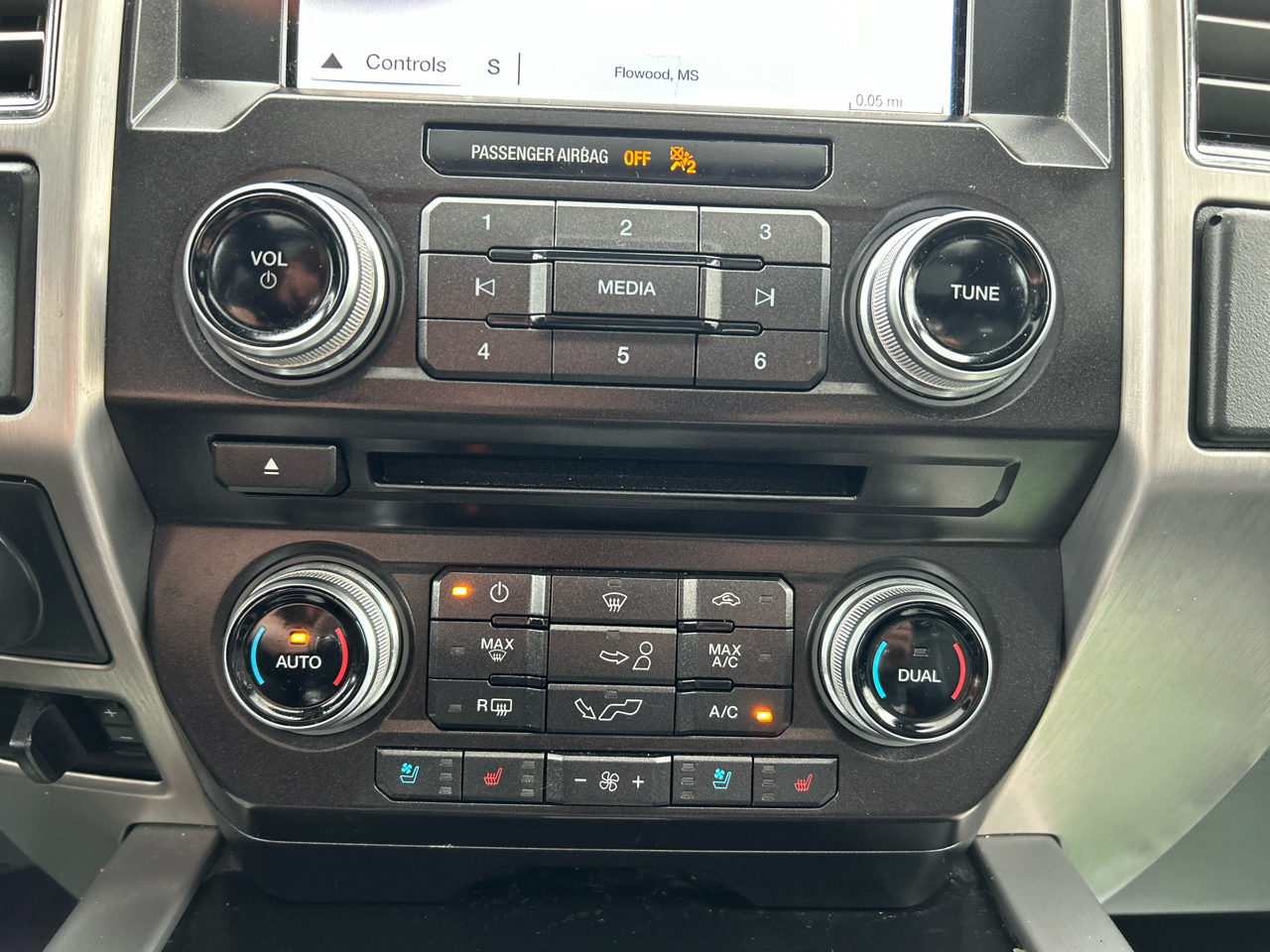 Ford F-150 Platinum 4WD SuperCrew 5.5' Box 2018