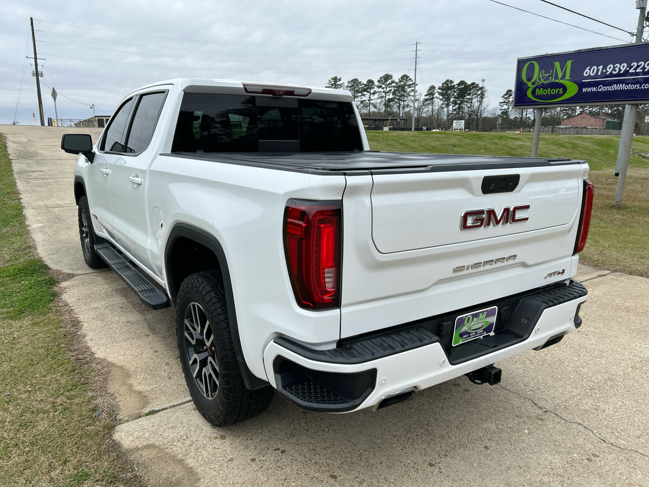 GMC Sierra 1500 4WD Crew Cab 147" AT4 2020