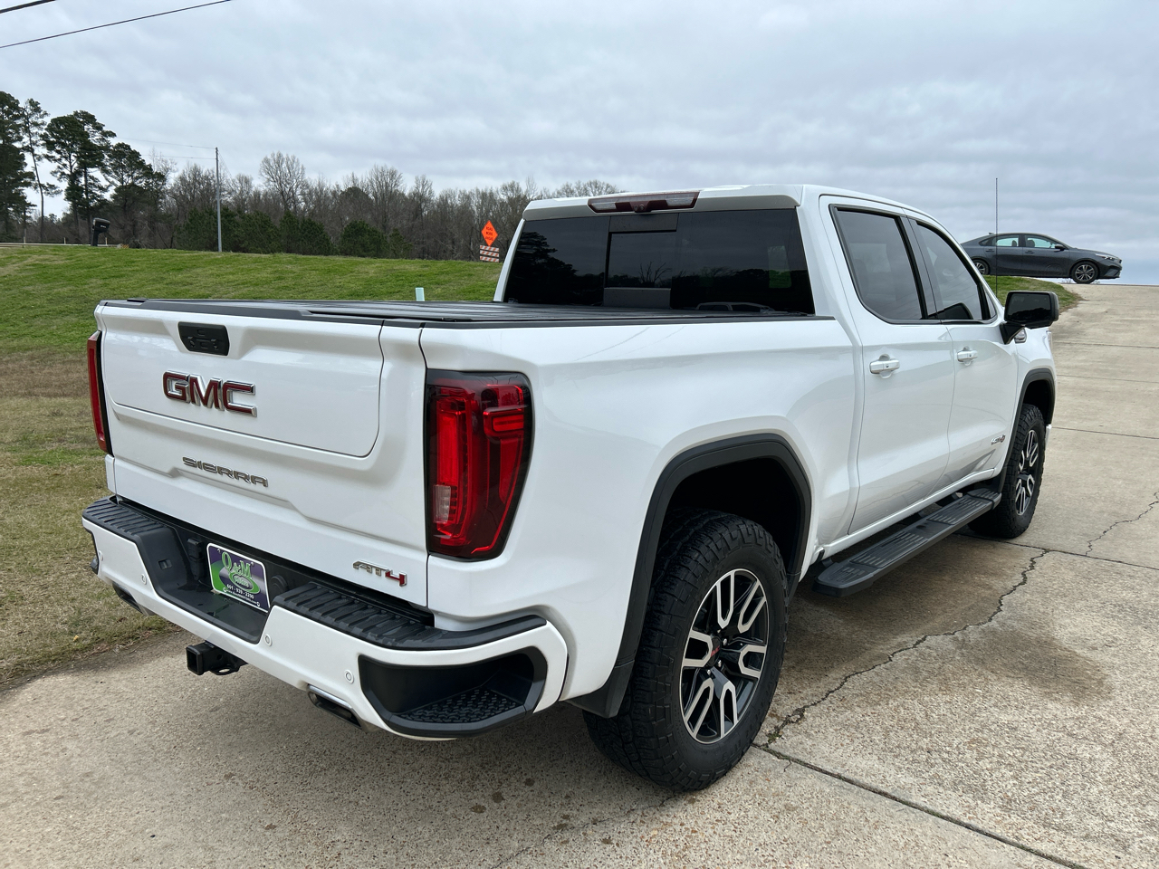 GMC Sierra 1500 4WD Crew Cab 147" AT4 2020