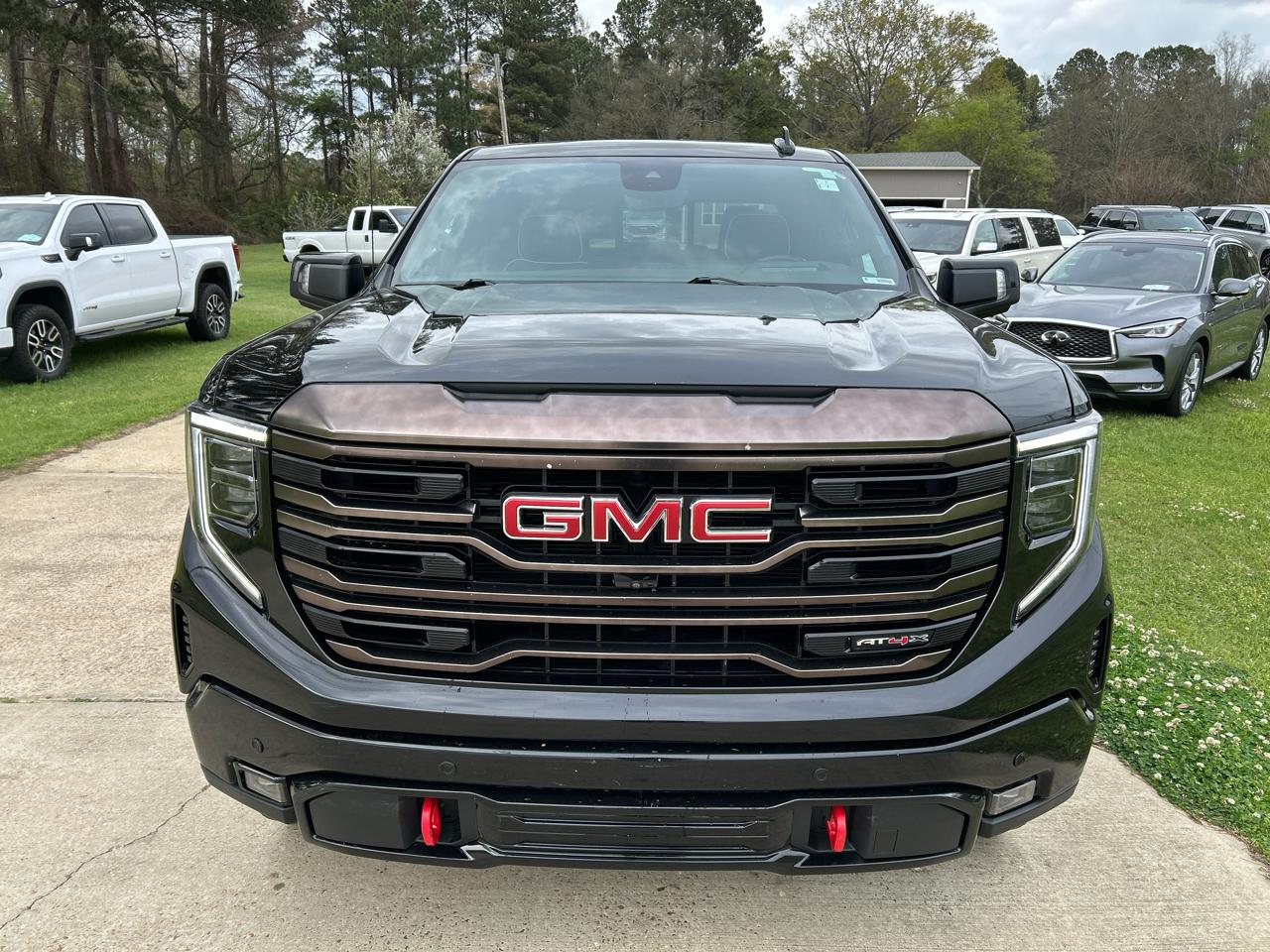 GMC Sierra 1500 4WD Crew Cab 147" AT4X 2023