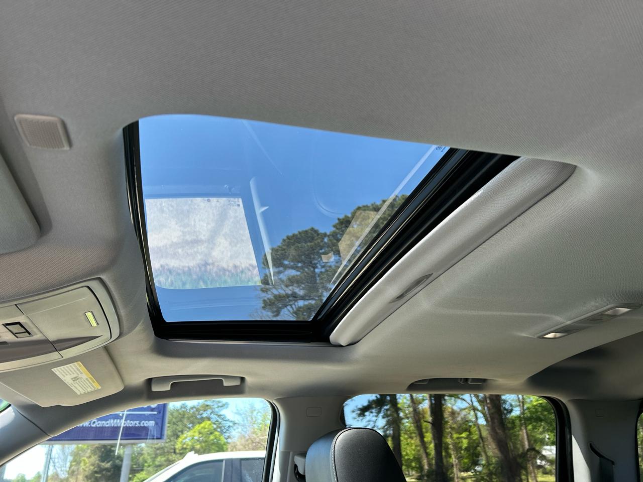 GMC Sierra 1500 4WD Crew Cab 143.5" SLT 2017