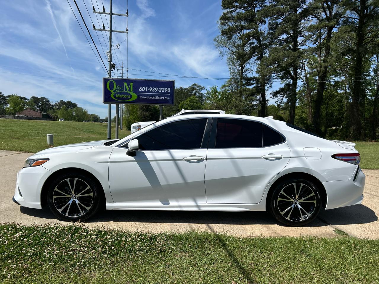Toyota Camry XLE Auto (Natl) 2019