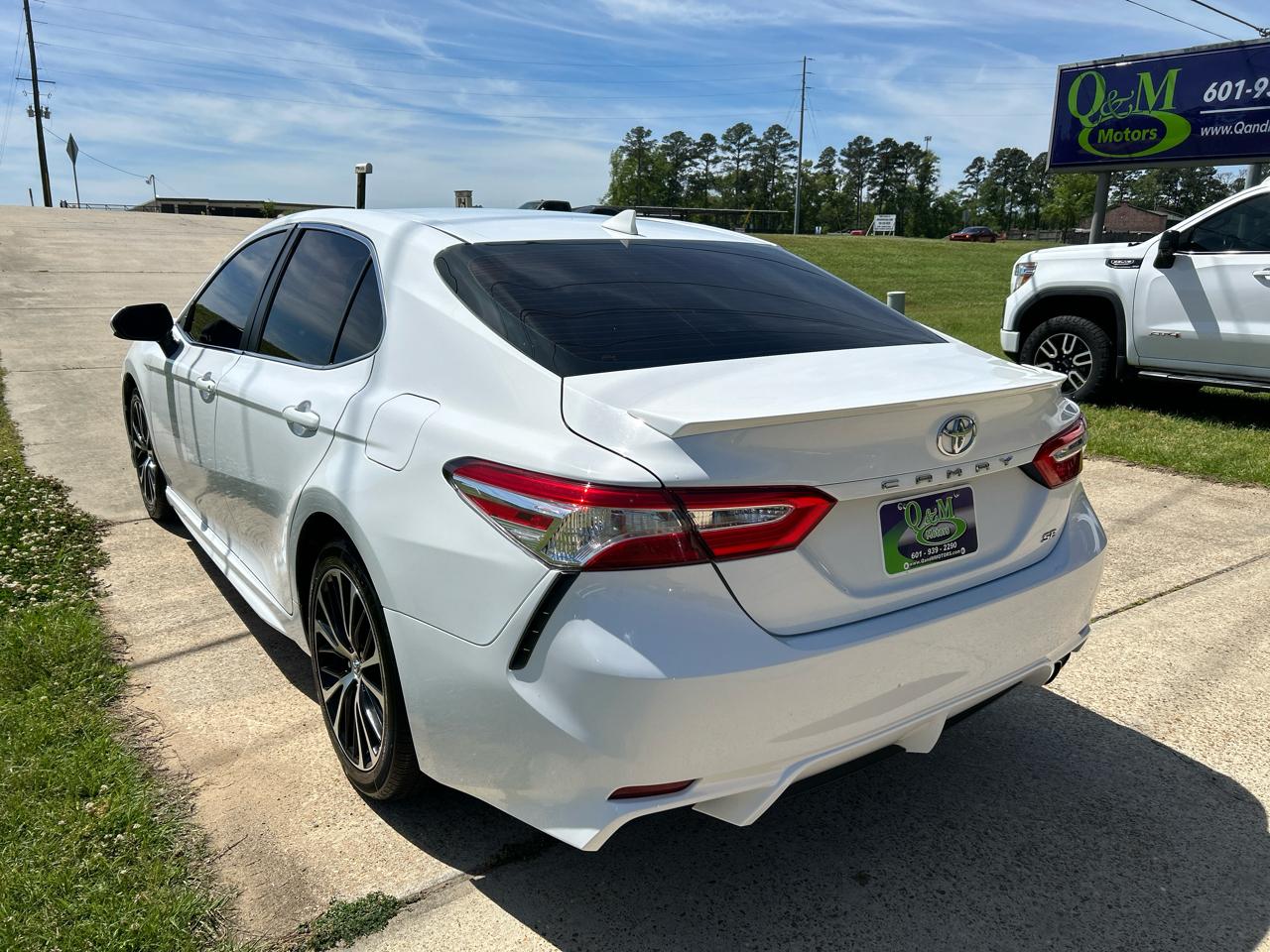 Toyota Camry XLE Auto (Natl) 2019