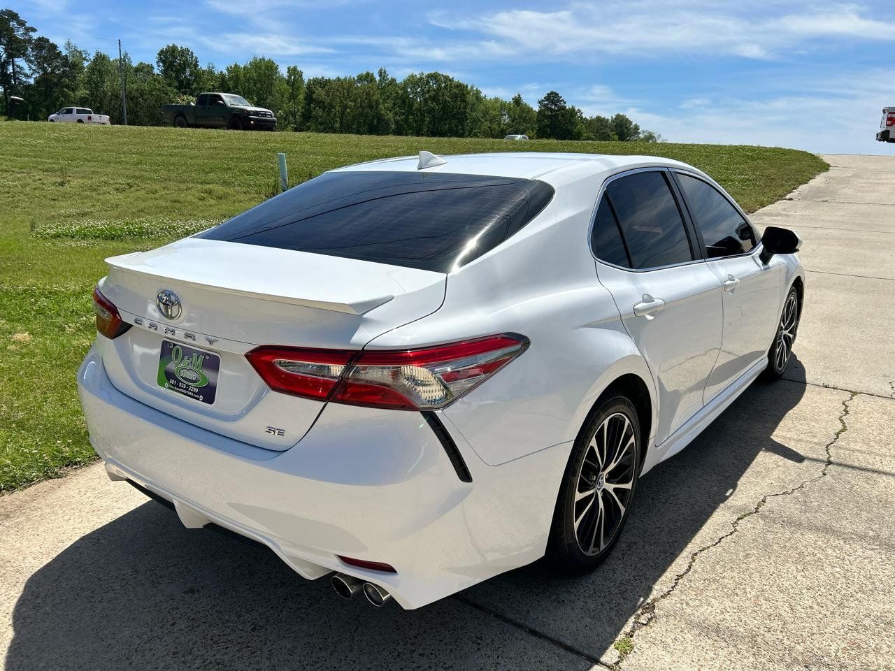 Toyota Camry XLE Auto (Natl) 2019