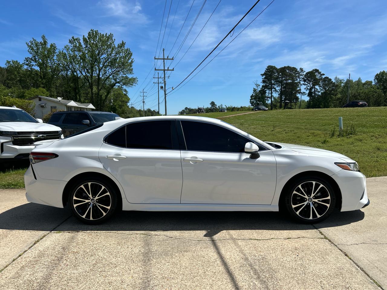 Toyota Camry XLE Auto (Natl) 2019