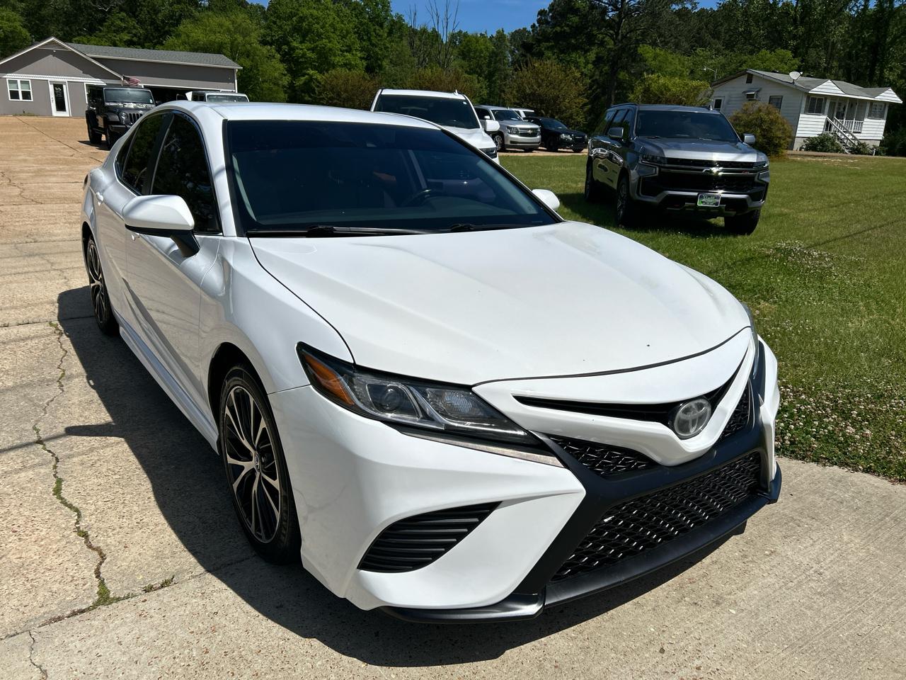 Toyota Camry XLE Auto (Natl) 2019