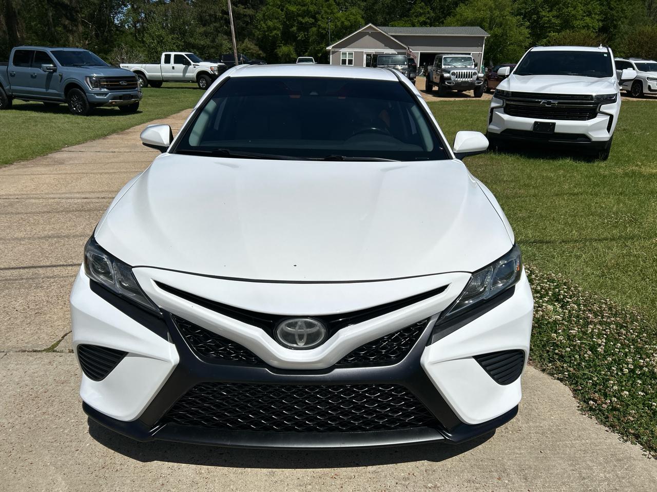 Toyota Camry XLE Auto (Natl) 2019