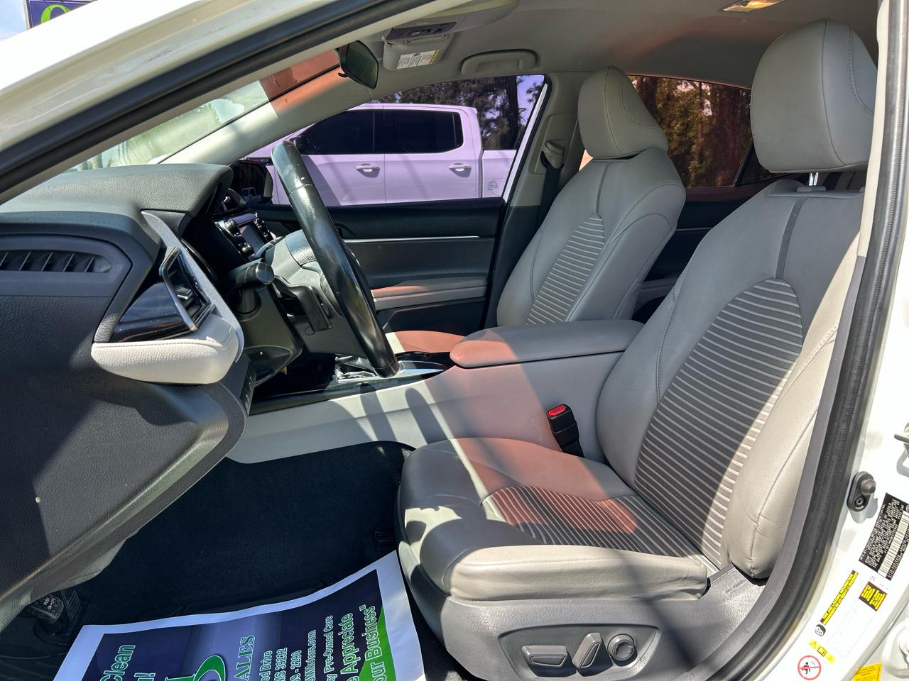 Toyota Camry XLE Auto (Natl) 2019