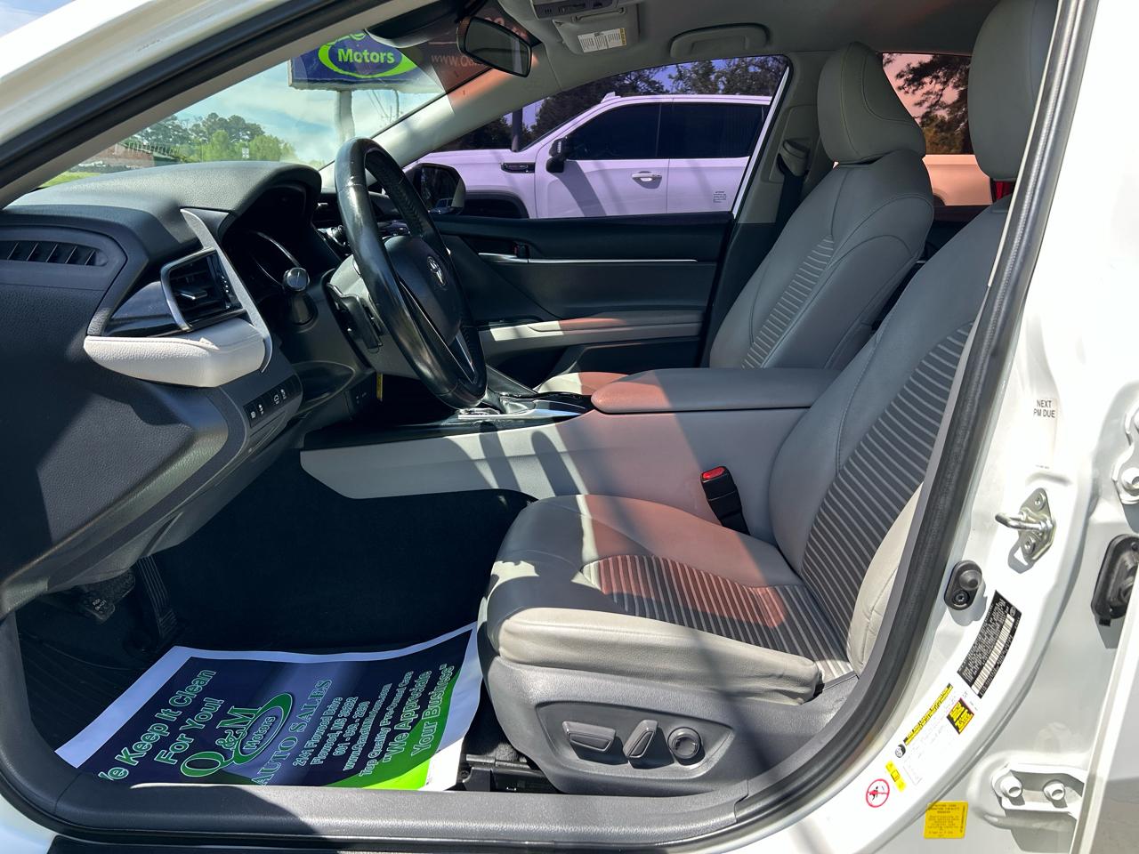 Toyota Camry XLE Auto (Natl) 2019