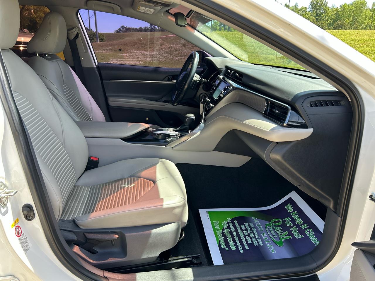 Toyota Camry XLE Auto (Natl) 2019