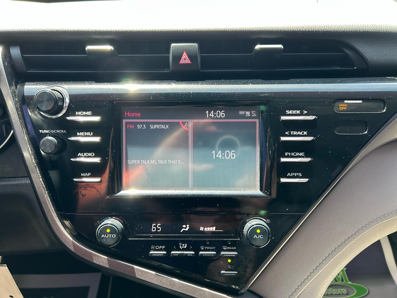 Toyota Camry XLE Auto (Natl) 2019