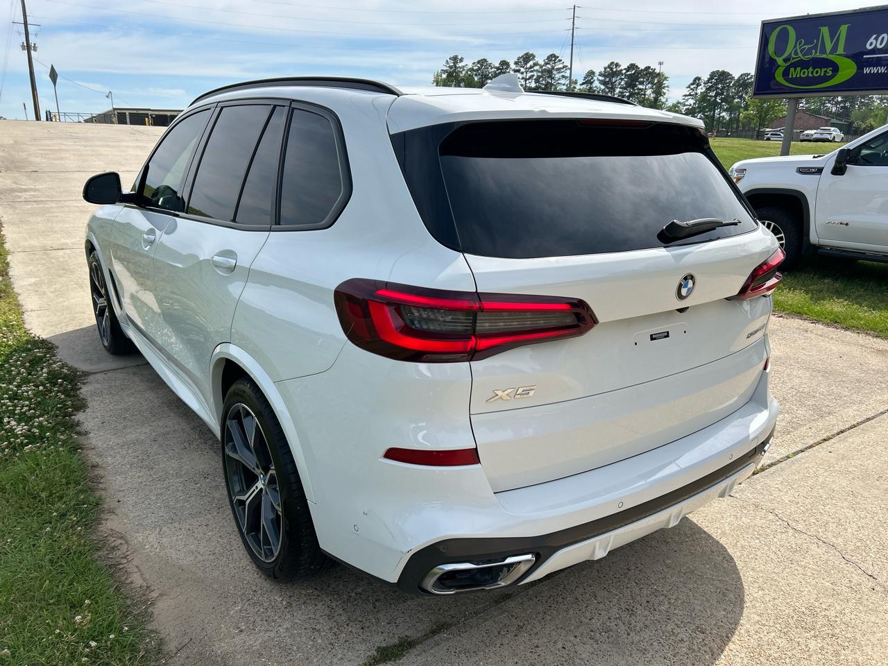 BMW X5 sDrive40i Sports Activity Vehicle 2021