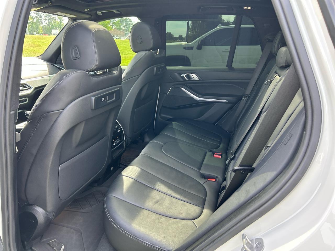 BMW X5 sDrive40i Sports Activity Vehicle 2021