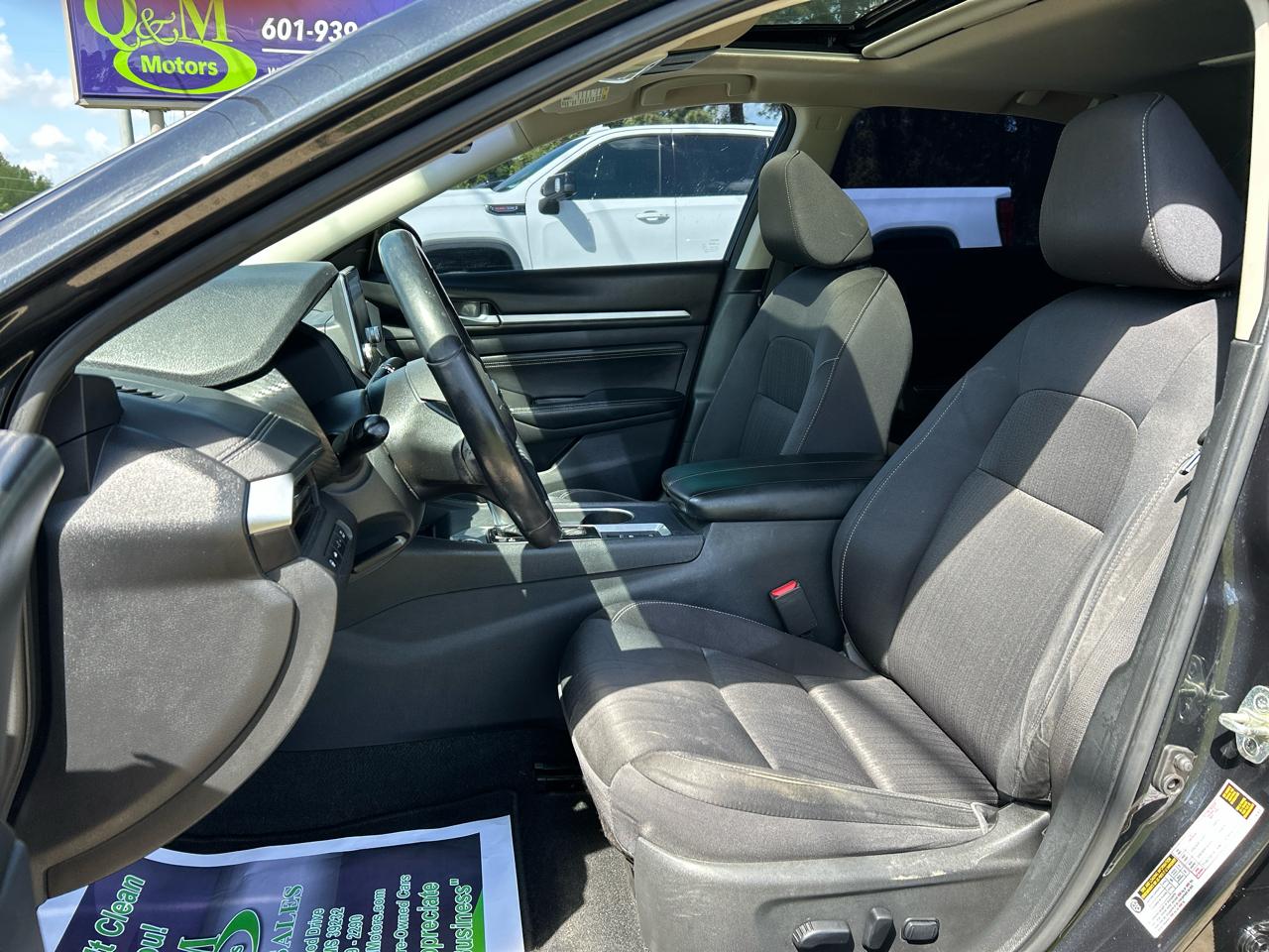 Nissan Altima 2.5 SV Sedan 2019