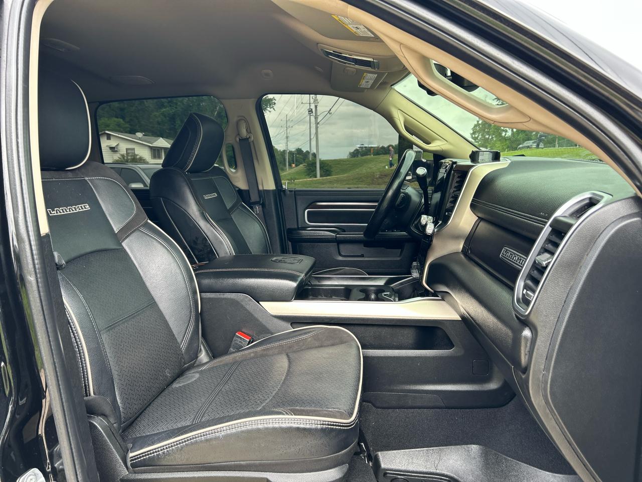 RAM 2500 Laramie 4x4 Crew Cab 6'4" Box 2022