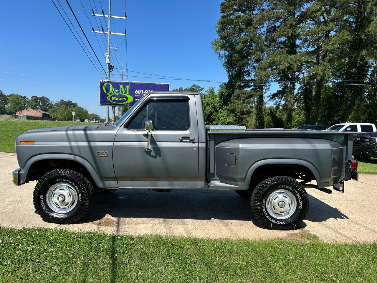 Ford F-Series Pickup F-150 Flareside 117.5" WB 1986