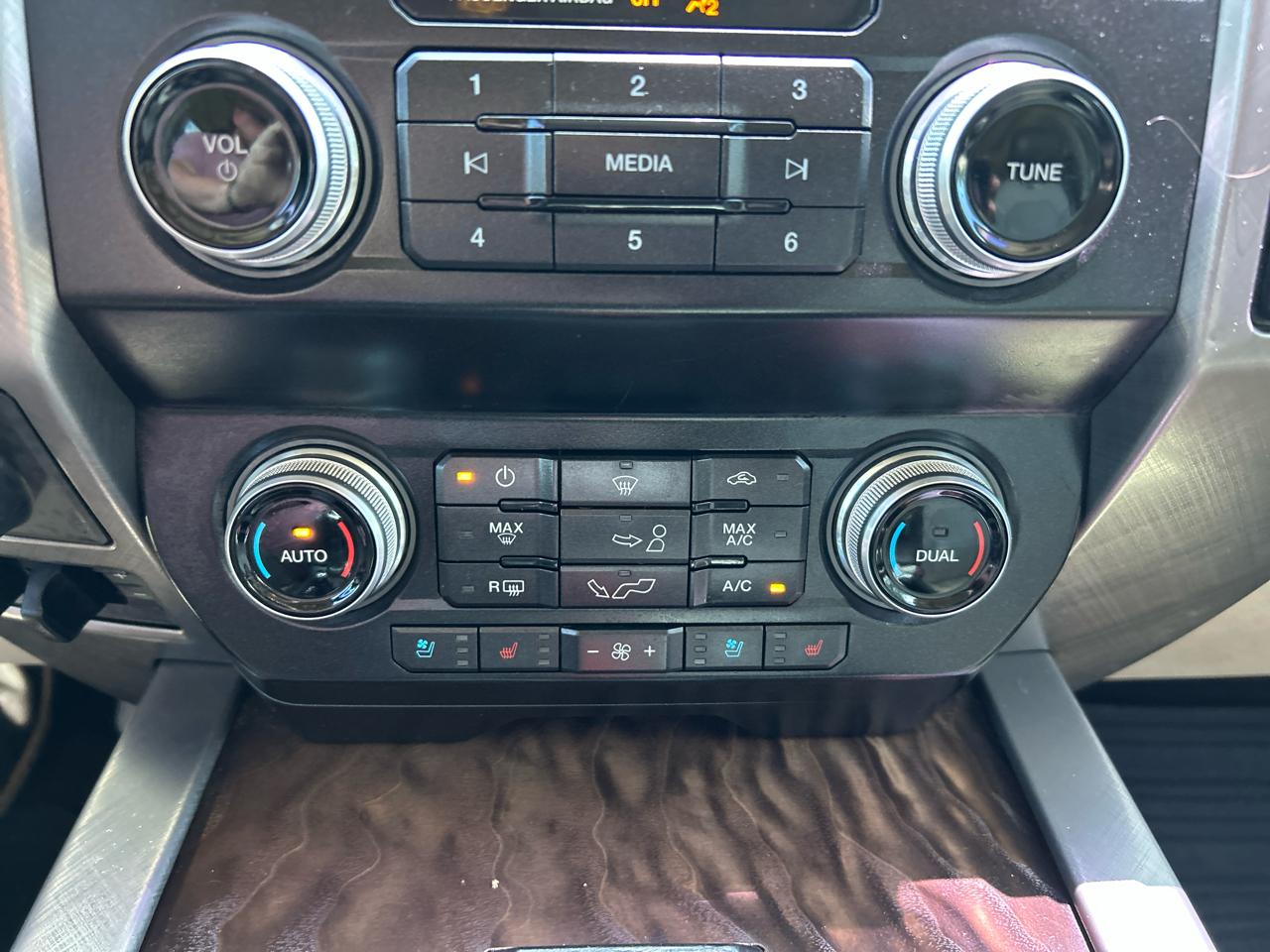 Ford F-150 4WD SuperCrew 145" Limited 2019