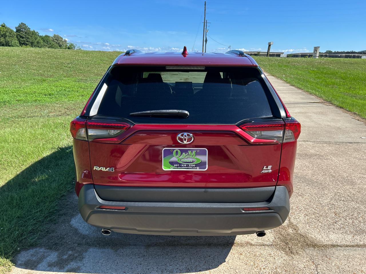 Toyota RAV4 LE AWD (Natl) 2021