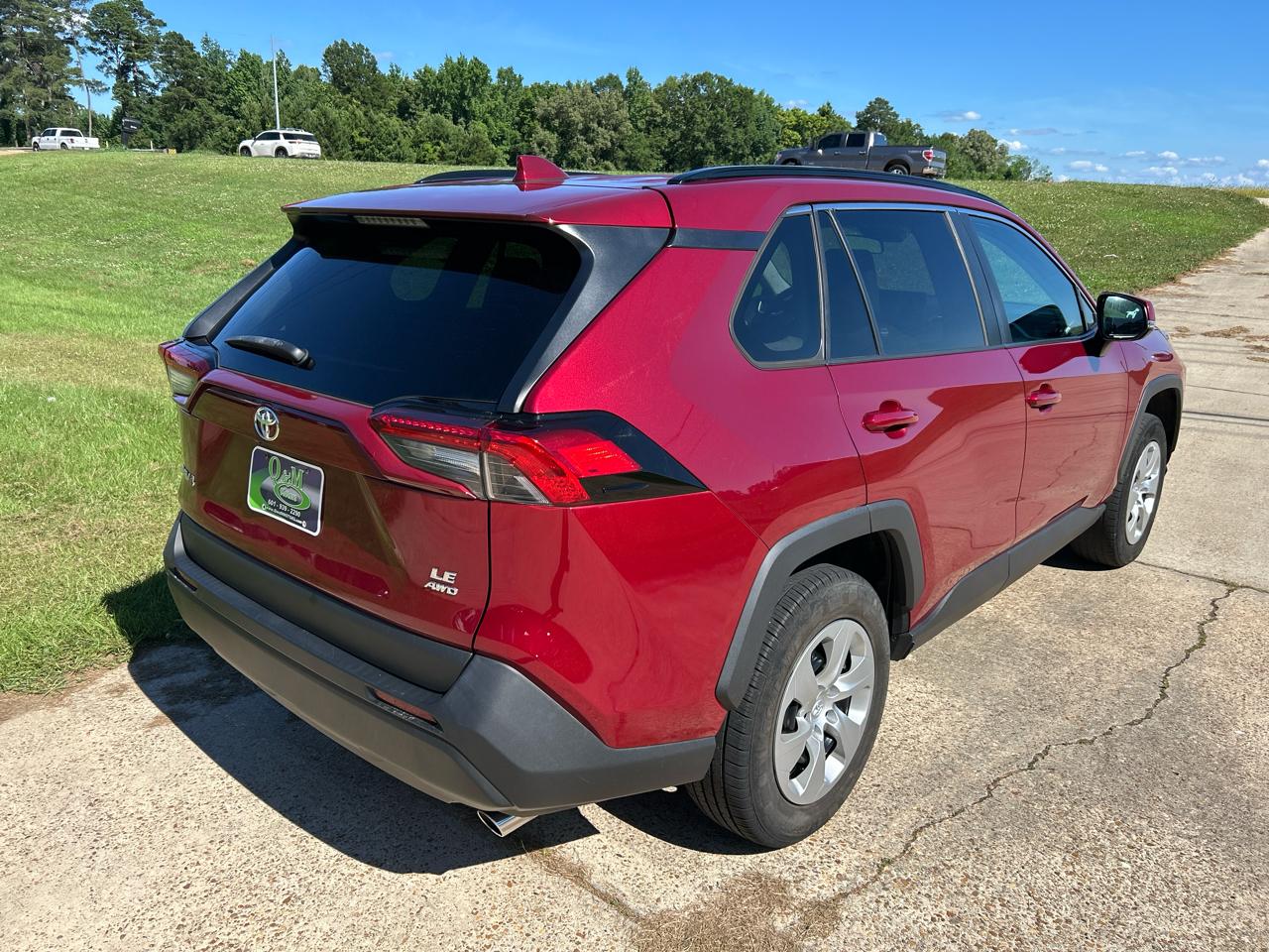 Toyota RAV4 LE AWD (Natl) 2021