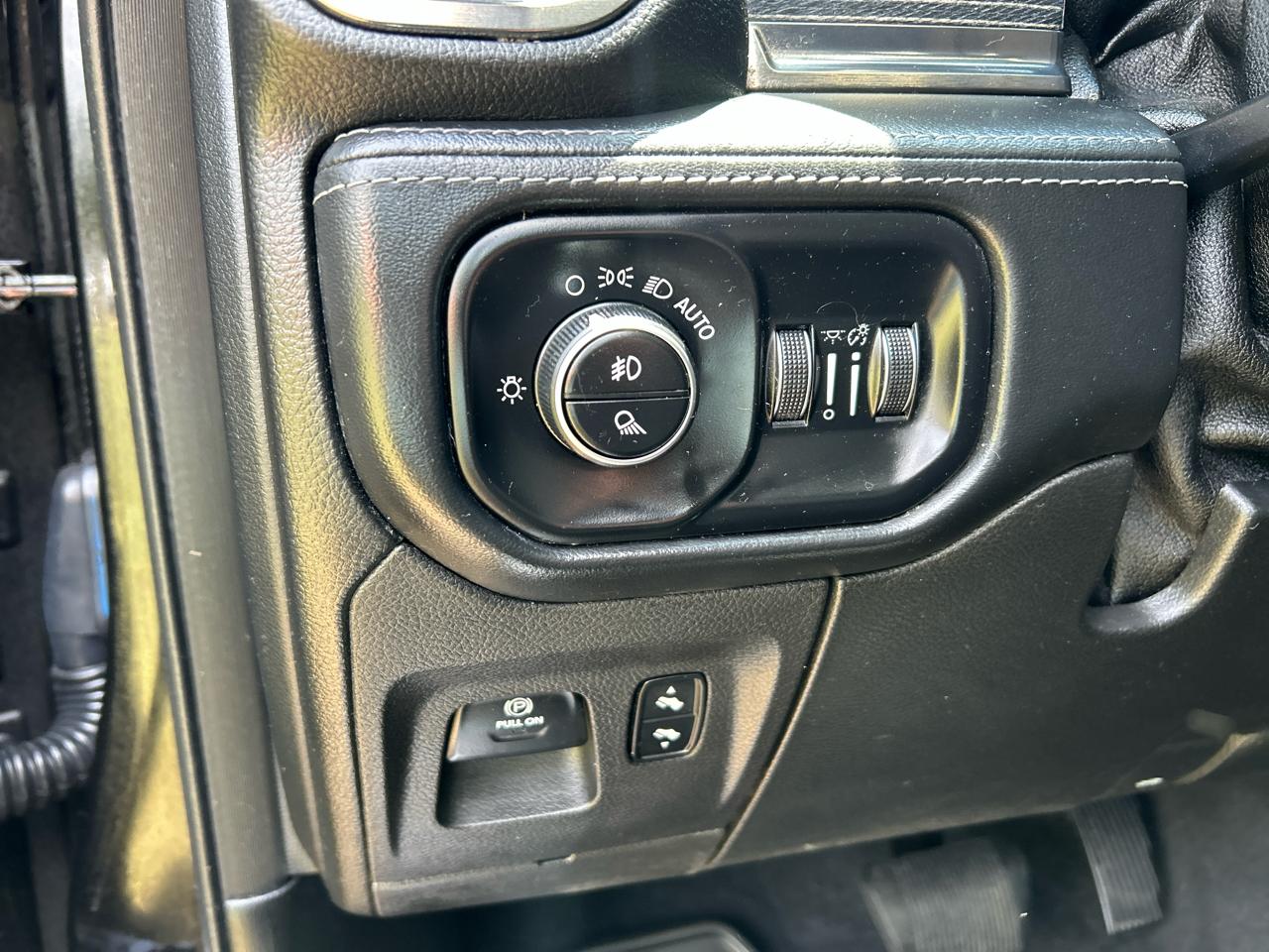 RAM 1500 Limited 4x2 Crew Cab 5'7" Box 2019