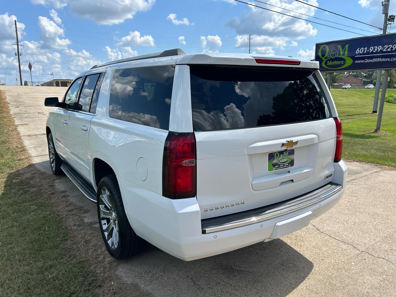Chevrolet Suburban 4WD 4dr 1500 Premier 2017