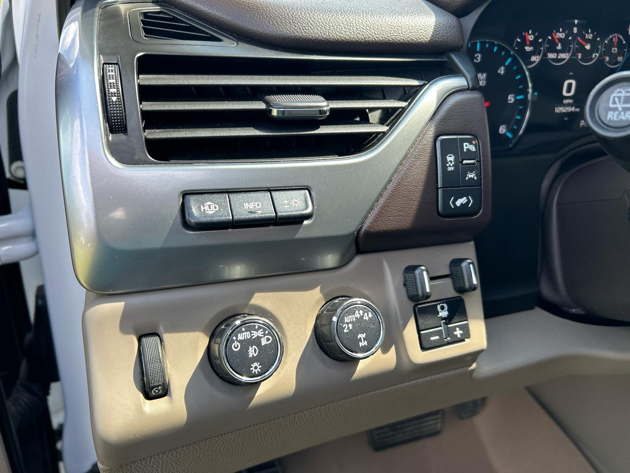 Chevrolet Suburban 4WD 4dr 1500 Premier 2017