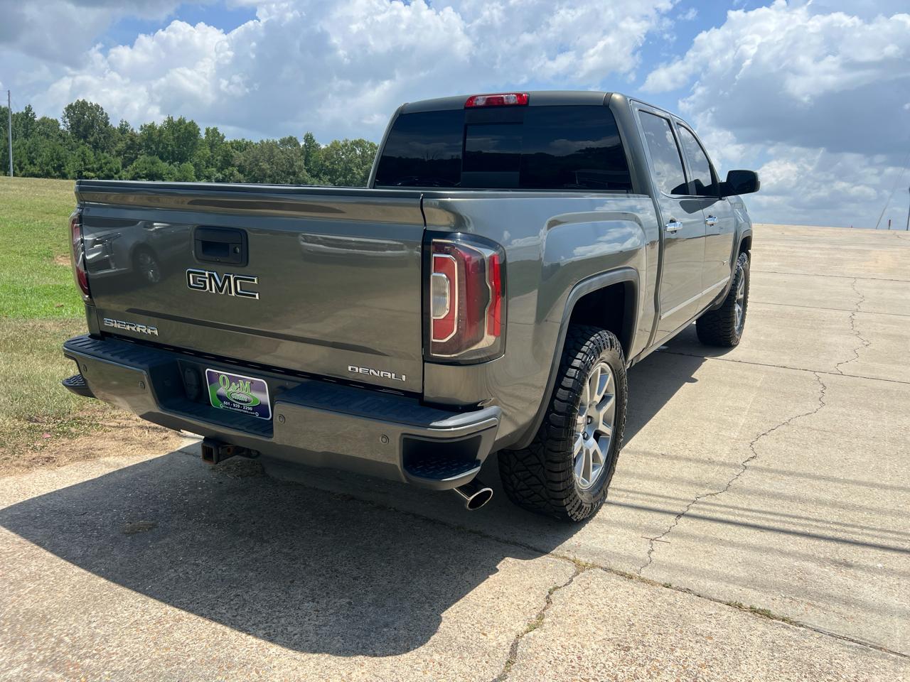 GMC Sierra 1500 4WD Crew Cab 143.5" Denali 2018