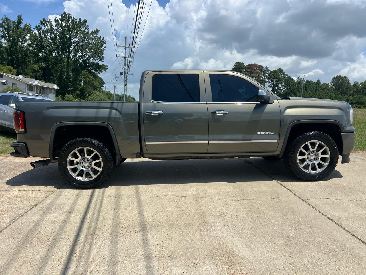 GMC Sierra 1500 4WD Crew Cab 143.5" Denali 2018