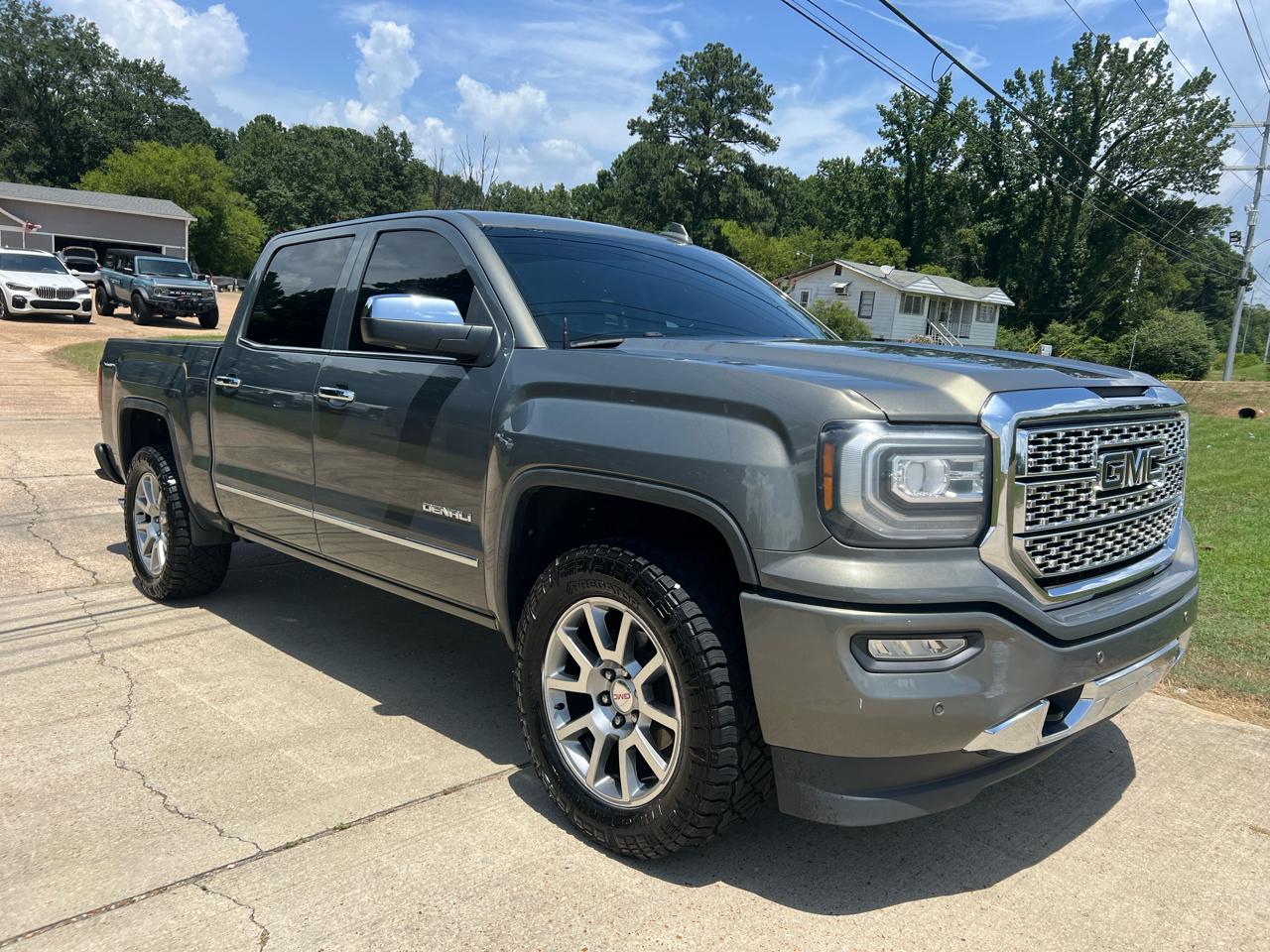 GMC Sierra 1500 4WD Crew Cab 143.5" Denali 2018